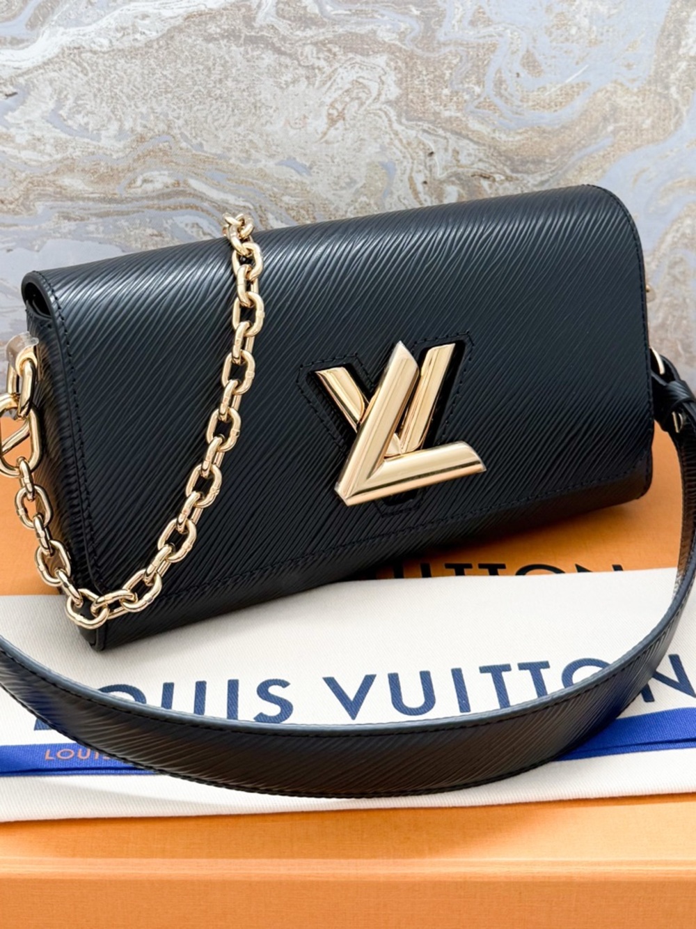 Louis Vuitton Twist West Pochette Black Epi Leather Handbag - Picture 16 of 16